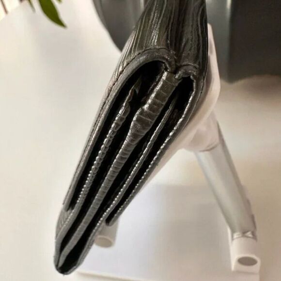 Vintage Louis Vuitton Epi Malletier Wallet in black ($450) - Picture 6 of 9